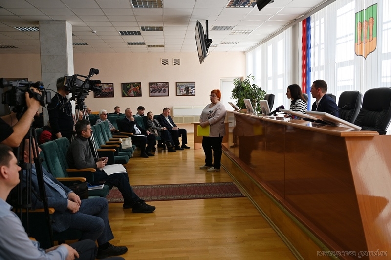 Председателям ГСК в Пензе напомнили о штрафах за мусор и покрышки